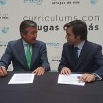 Patricio Gil Olmedo y Carlos Gómez-Múgica firmando la colaboración EPUNTO - SAVIA