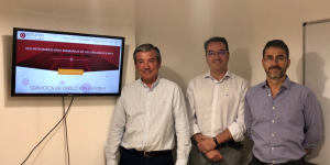 De izquierda a derecha, los socios directores Patricio Gil Olmedo (comercial y desarrollo de negocio), Emilio del Prado (tecnología, administración y calidad) y Juan Manuel Gil de Escobar (dirección general y finanzas) 